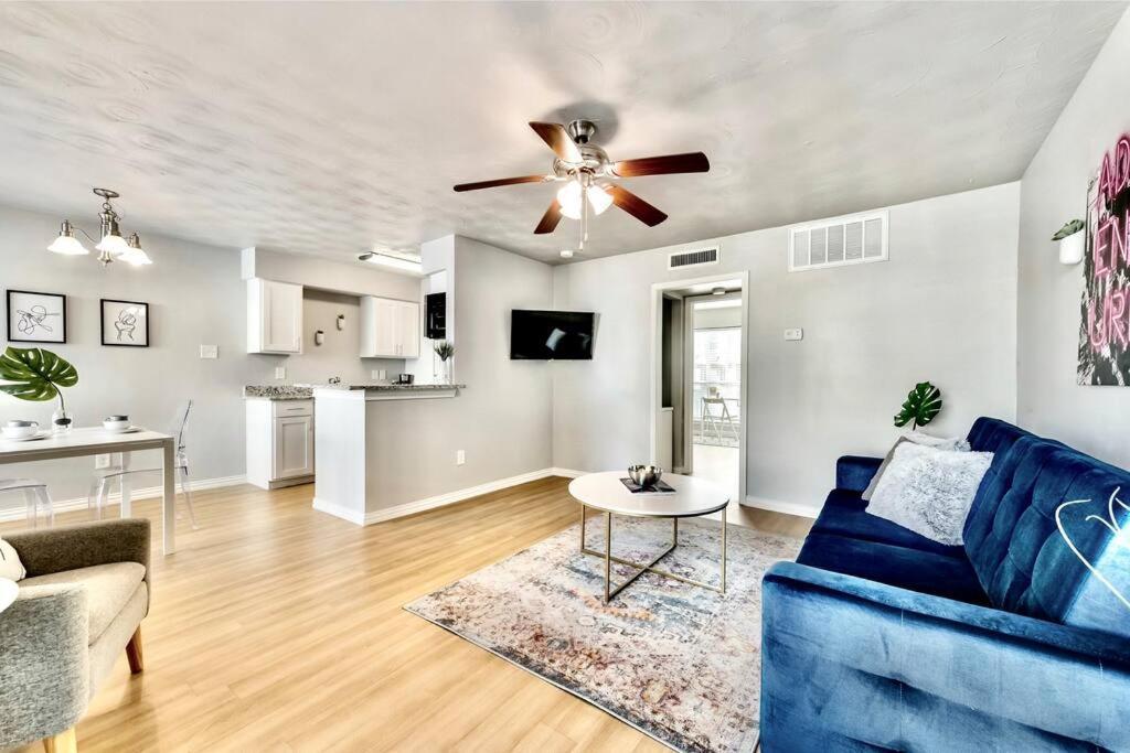 City Outside & Tranquility Inside Dallas Exterior photo