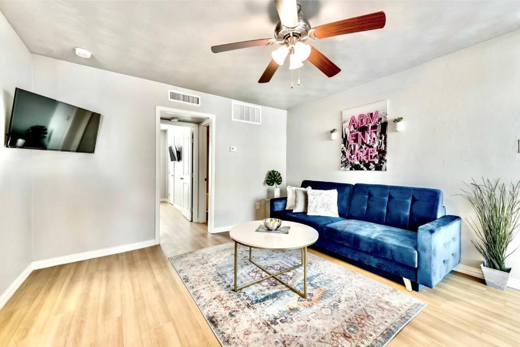 City Outside & Tranquility Inside Dallas Exterior photo