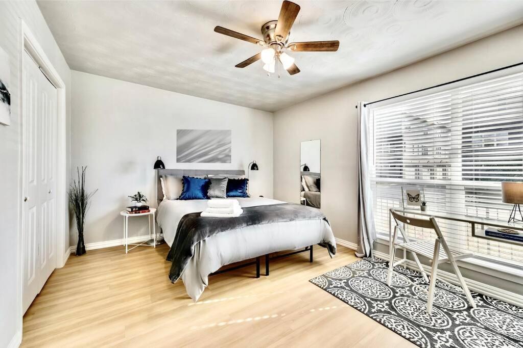 City Outside & Tranquility Inside Dallas Exterior photo